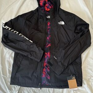 The North face rain jacket men’s millerton new size M